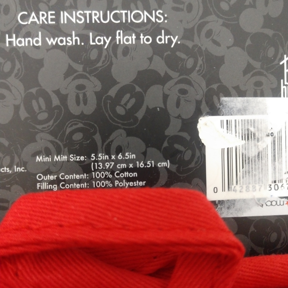 2 Pack Heat Resistant Minnie Mouse Mini Oven Mitts - Picture 4 of 6